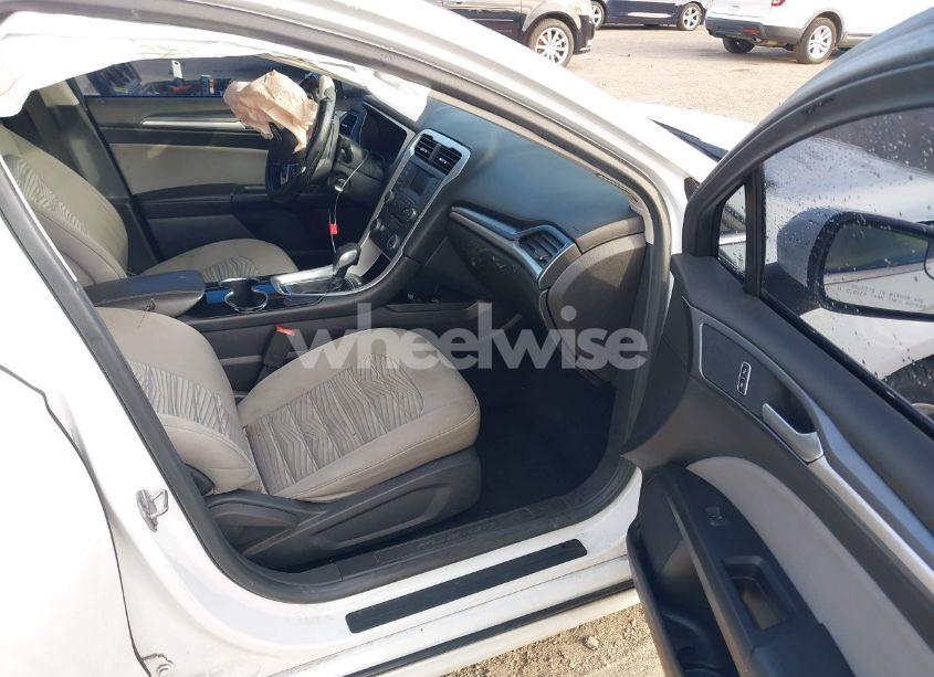 Photo 5 of 2016 Ford Fusion S (VIN 3FA6P0G73GR363823)