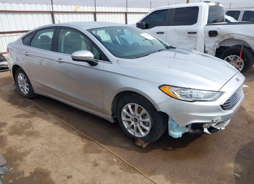 2017 Ford Fusion S (VIN 3FA6P0G73HR184490) main photo