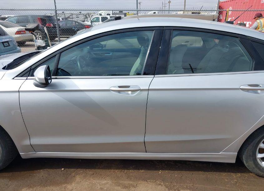 Photo 14 of 2017 Ford Fusion S (VIN 3FA6P0G73HR184490)