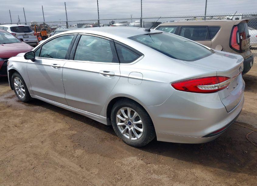 Photo 3 of 2017 Ford Fusion S (VIN 3FA6P0G73HR184490)