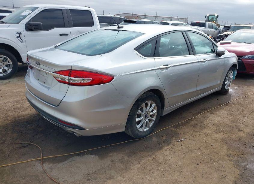 Photo 4 of 2017 Ford Fusion S (VIN 3FA6P0G73HR184490)