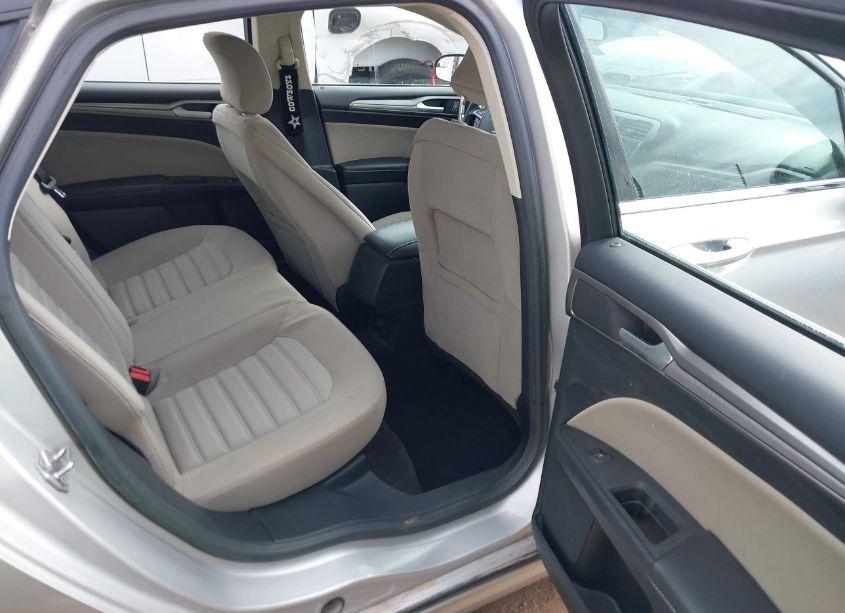 Photo 8 of 2017 Ford Fusion S (VIN 3FA6P0G73HR184490)