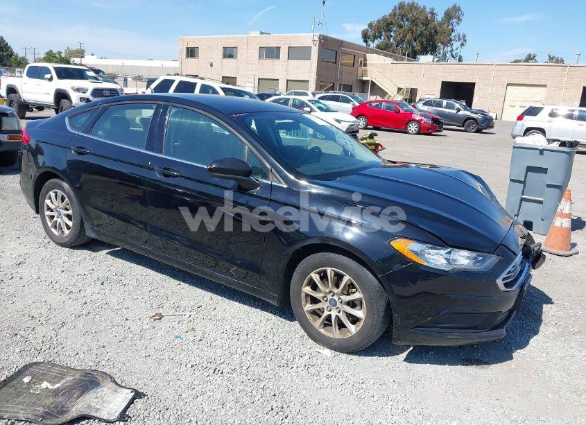 2017 Ford Fusion S (VIN 3FA6P0G73HR187681) main photo