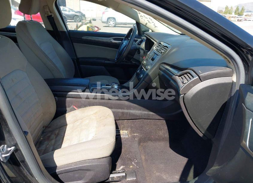 Photo 5 of 2017 Ford Fusion S (VIN 3FA6P0G73HR187681)