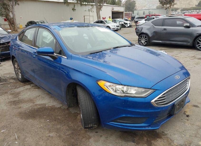 2017 Ford Fusion S (VIN 3FA6P0G73HR201269) main photo