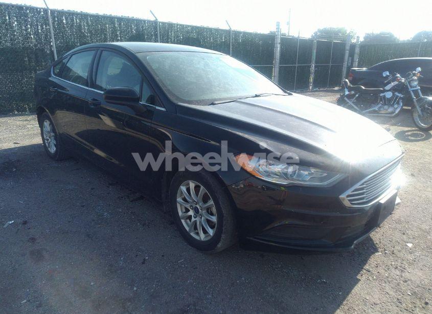 2017 Ford Fusion S (VIN 3FA6P0G73HR231761) main photo