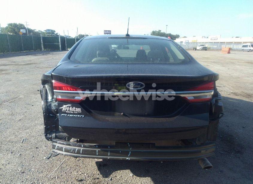 Photo 16 of 2017 Ford Fusion S (VIN 3FA6P0G73HR231761)