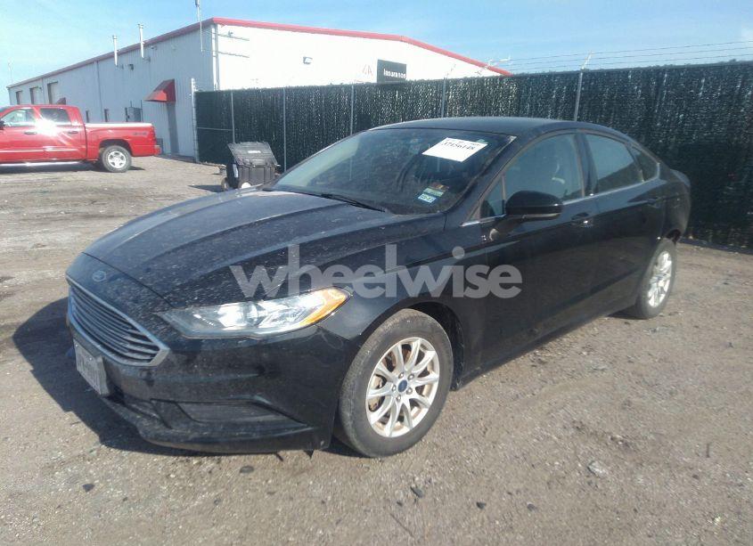 Photo 2 of 2017 Ford Fusion S (VIN 3FA6P0G73HR231761)