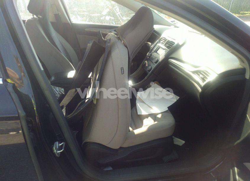 Photo 5 of 2017 Ford Fusion S (VIN 3FA6P0G73HR231761)