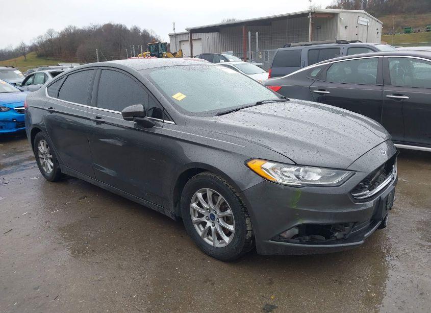 2017 Ford Fusion S (VIN 3FA6P0G73HR364794) main photo