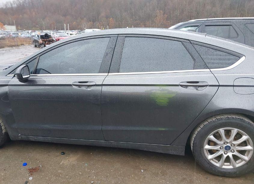 Photo 14 of 2017 Ford Fusion S (VIN 3FA6P0G73HR364794)