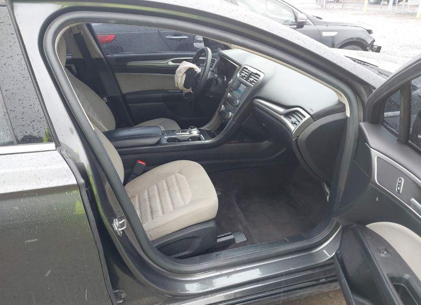 Photo 5 of 2017 Ford Fusion S (VIN 3FA6P0G73HR364794)