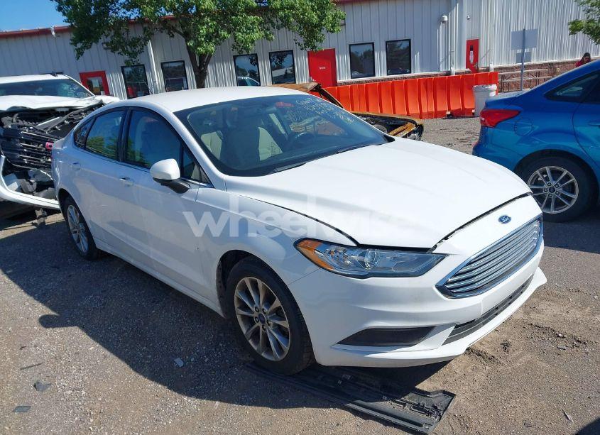 2017 Ford Fusion S (VIN 3FA6P0G73HR415923) main photo