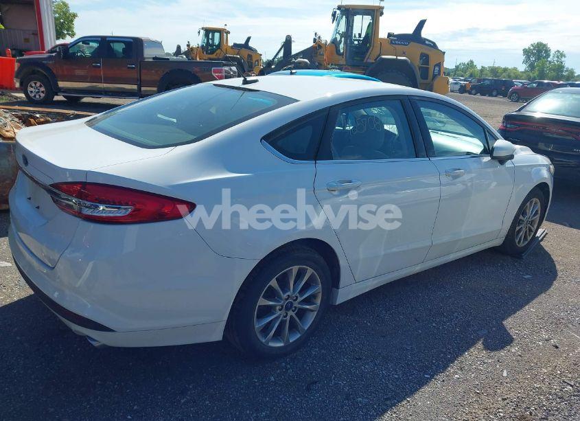 Photo 4 of 2017 Ford Fusion S (VIN 3FA6P0G73HR415923)