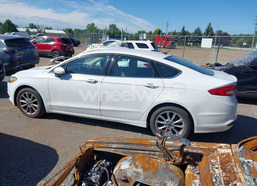 Photo 6 of 2017 Ford Fusion S (VIN 3FA6P0G73HR415923)