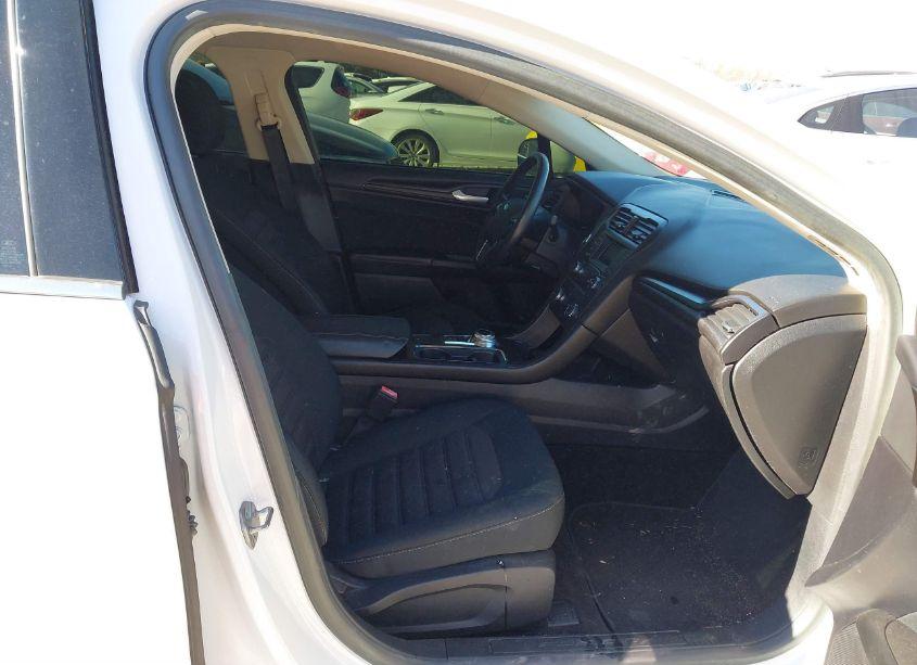 Photo 5 of 2018 Ford Fusion S (VIN 3FA6P0G73JR210382)