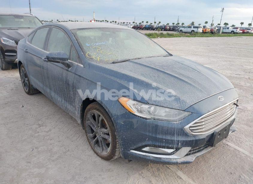 2018 Ford Fusion S (VIN 3FA6P0G73JR256391) main photo