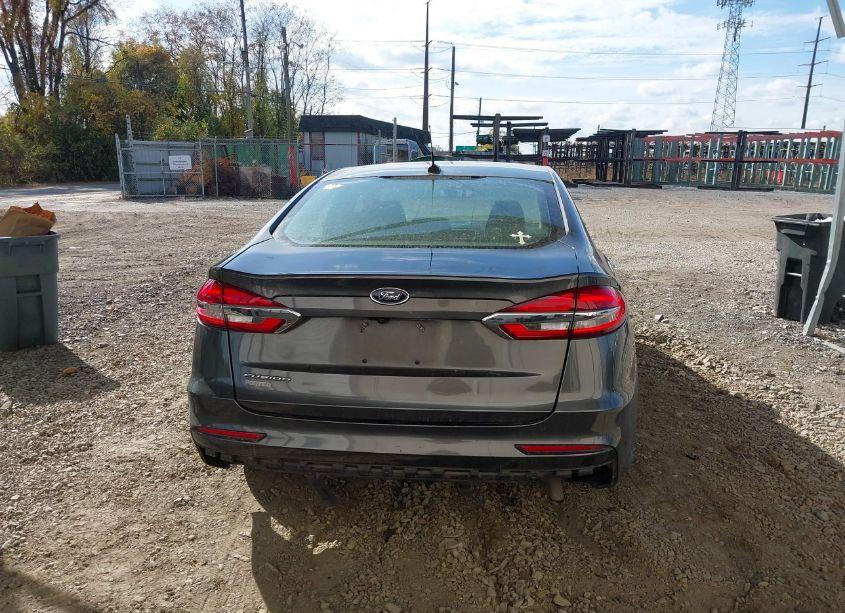 Photo 16 of 2019 Ford Fusion S (VIN 3FA6P0G73KR158883)