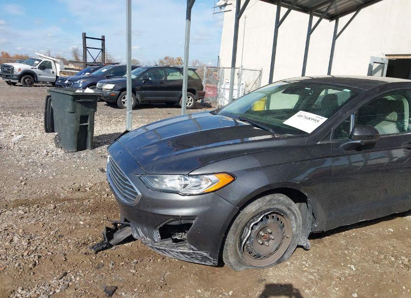 Photo 17 of 2019 Ford Fusion S (VIN 3FA6P0G73KR158883)