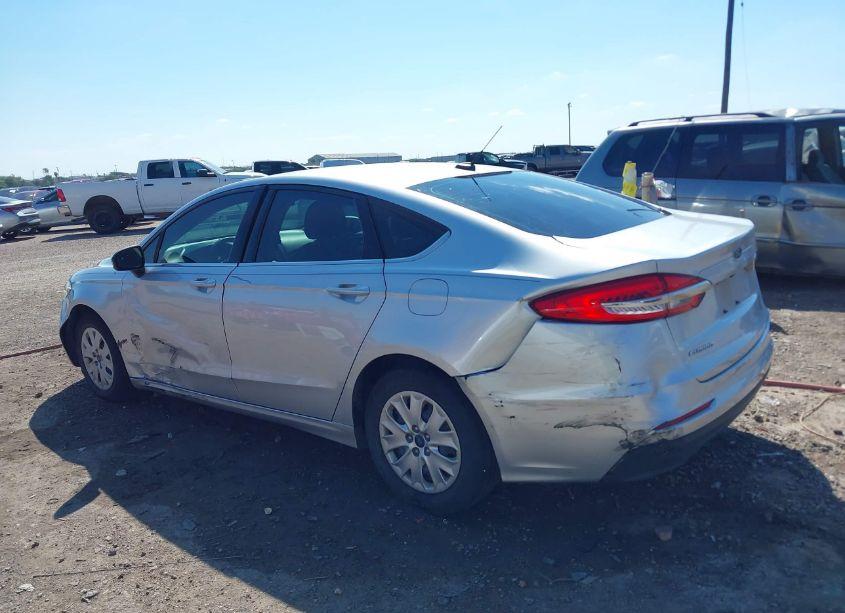 Photo 14 of 2019 Ford Fusion S (VIN 3FA6P0G73KR171228)