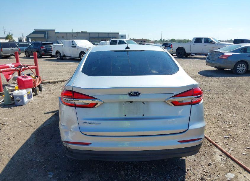 Photo 16 of 2019 Ford Fusion S (VIN 3FA6P0G73KR171228)