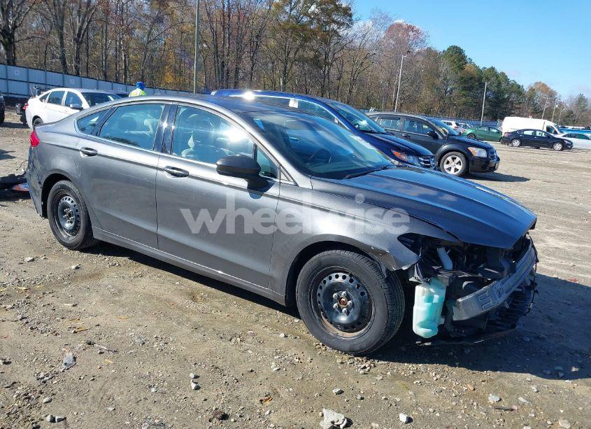 2019 Ford Fusion S (VIN 3FA6P0G73KR280465) main photo