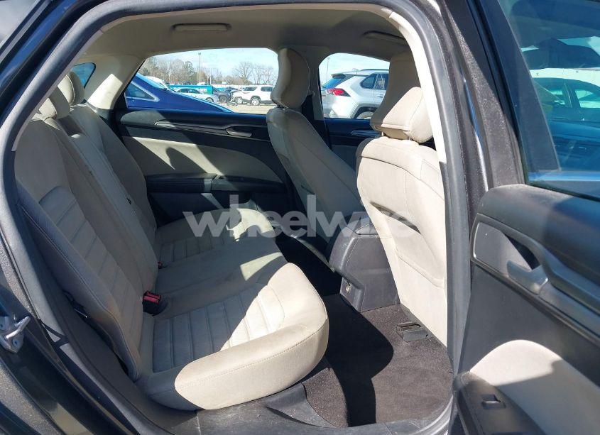 Photo 8 of 2019 Ford Fusion S (VIN 3FA6P0G73KR280465)