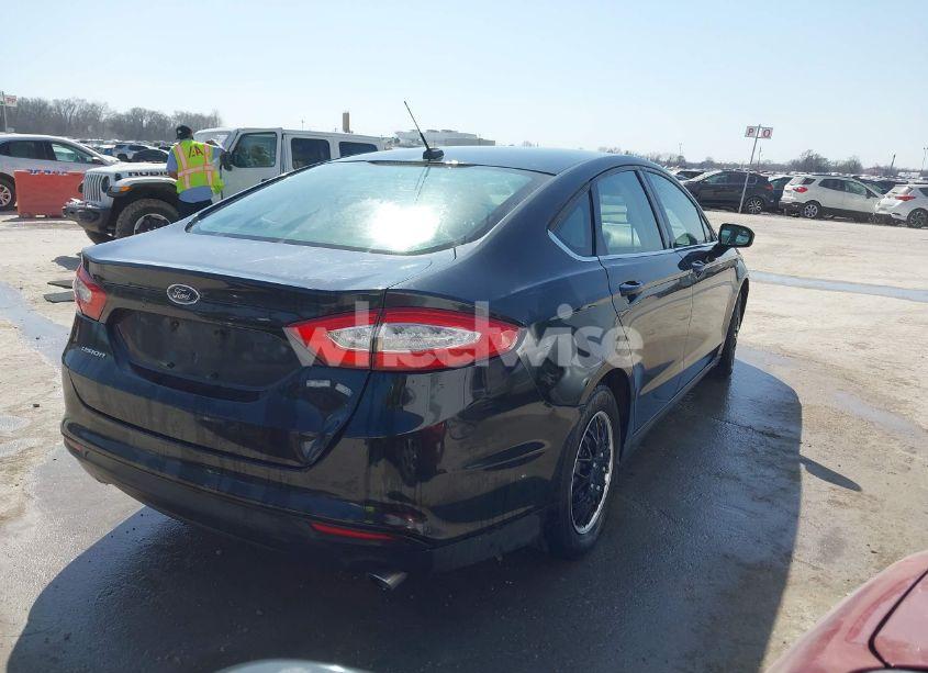 Photo 4 of 2013 Ford Fusion S (VIN 3FA6P0G74DR108089)