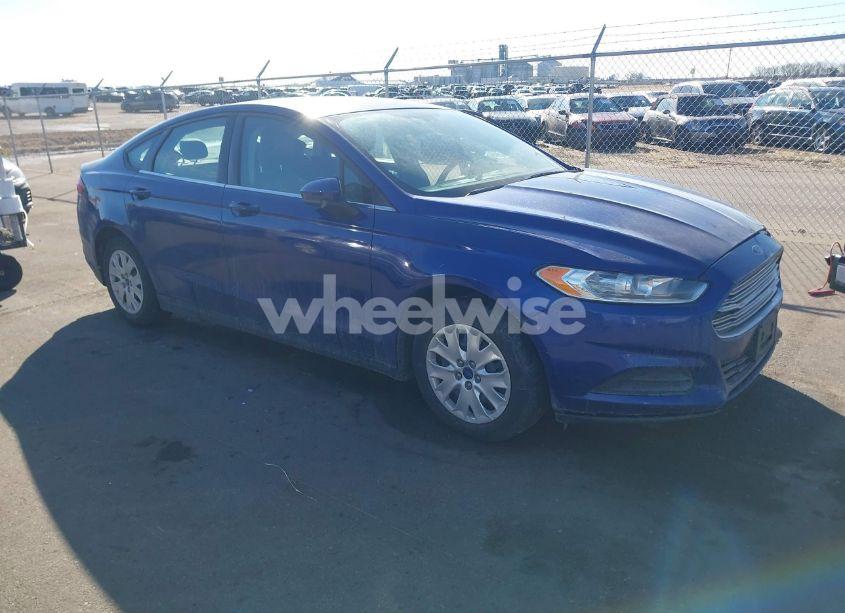 2013 Ford Fusion S (VIN 3FA6P0G74DR157051) main photo