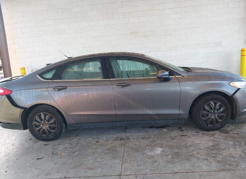 Photo 13 of 2013 Ford Fusion S (VIN 3FA6P0G74DR257103)