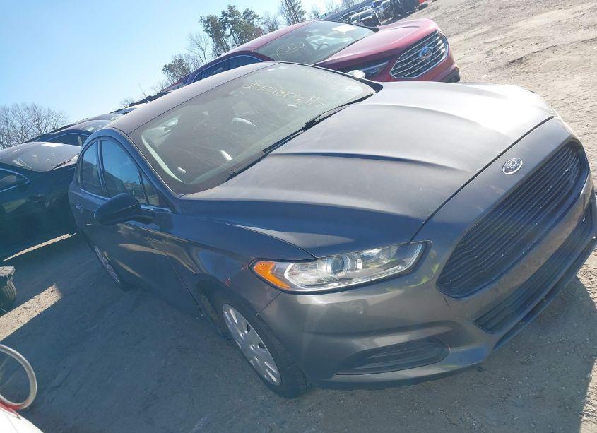 2013 Ford Fusion S (VIN 3FA6P0G74DR349361) main photo