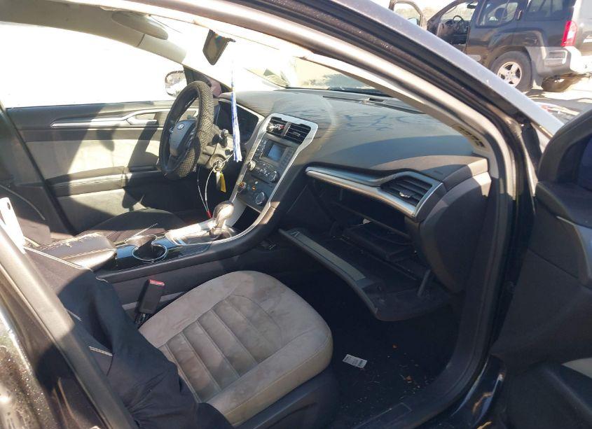 Photo 5 of 2014 Ford Fusion S (VIN 3FA6P0G74ER310674)