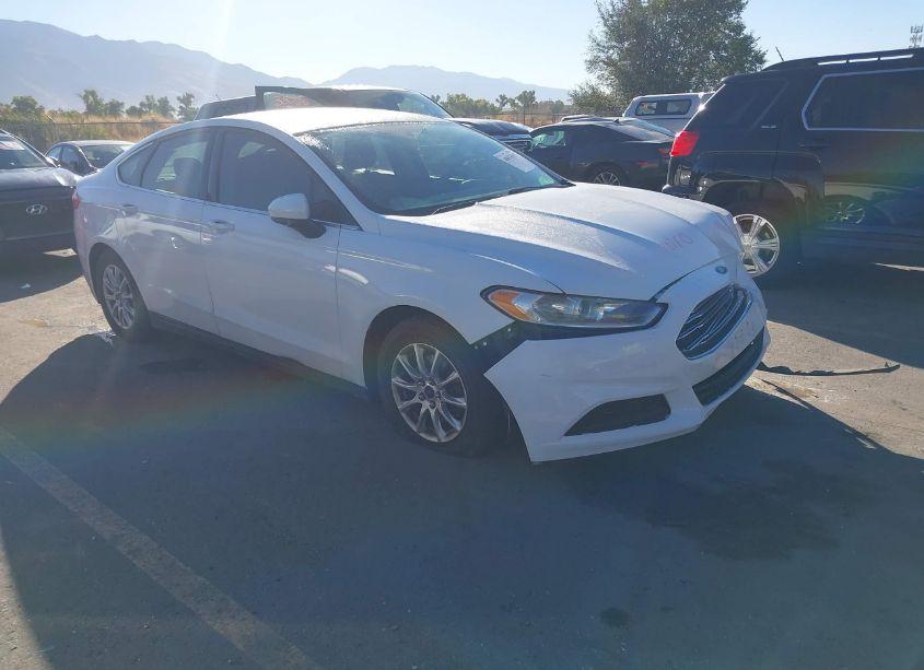 2016 Ford Fusion S (VIN 3FA6P0G74GR146054) main photo