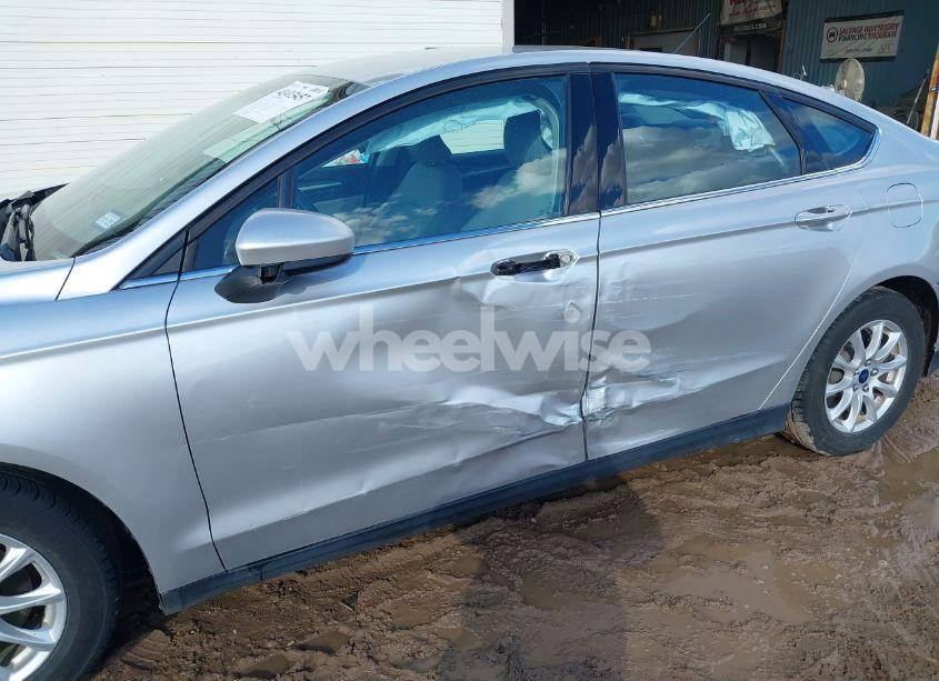 Photo 6 of 2016 Ford Fusion S (VIN 3FA6P0G74GR250155)