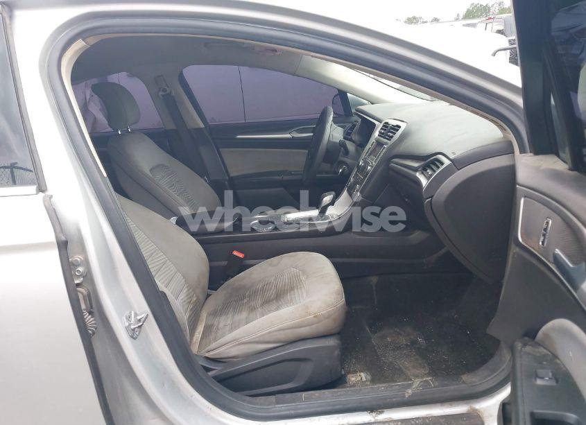 Photo 5 of 2016 Ford Fusion S (VIN 3FA6P0G74GR375379)