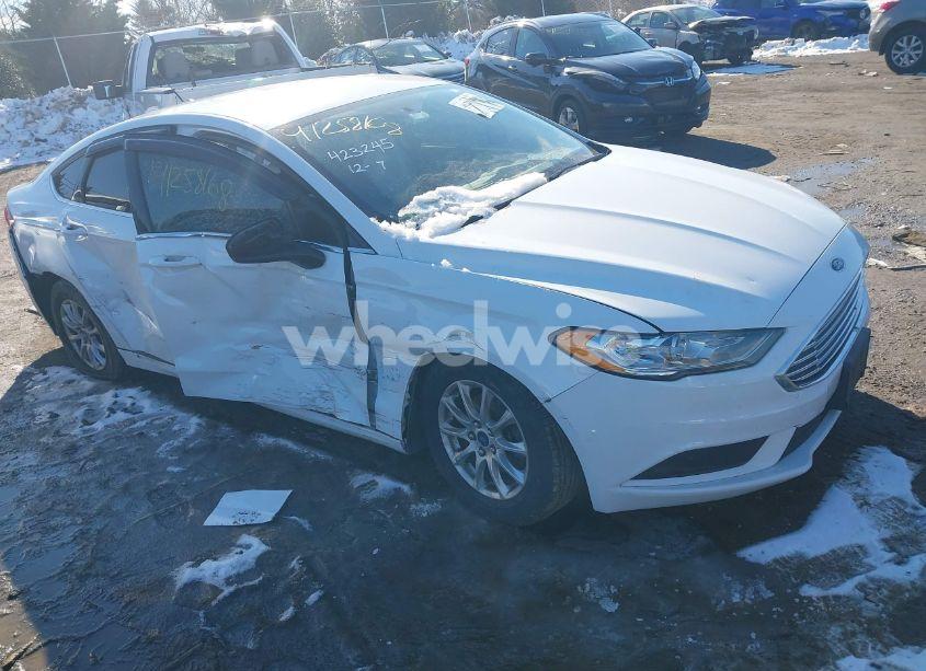 2017 Ford Fusion S (VIN 3FA6P0G74HR184949) main photo