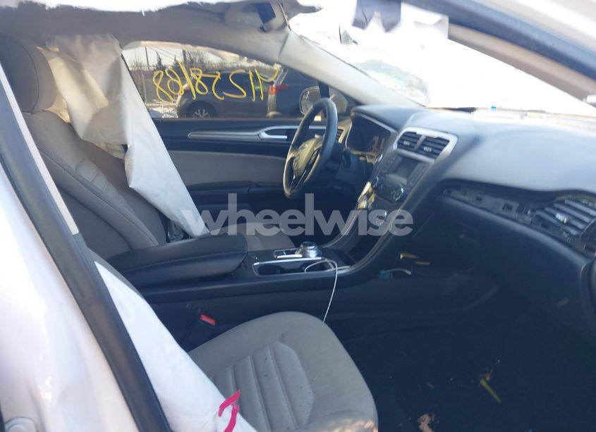 Photo 5 of 2017 Ford Fusion S (VIN 3FA6P0G74HR184949)