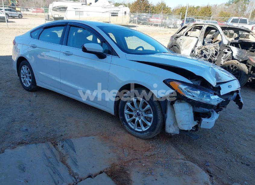 2017 Ford Fusion S (VIN 3FA6P0G74HR318164) main photo