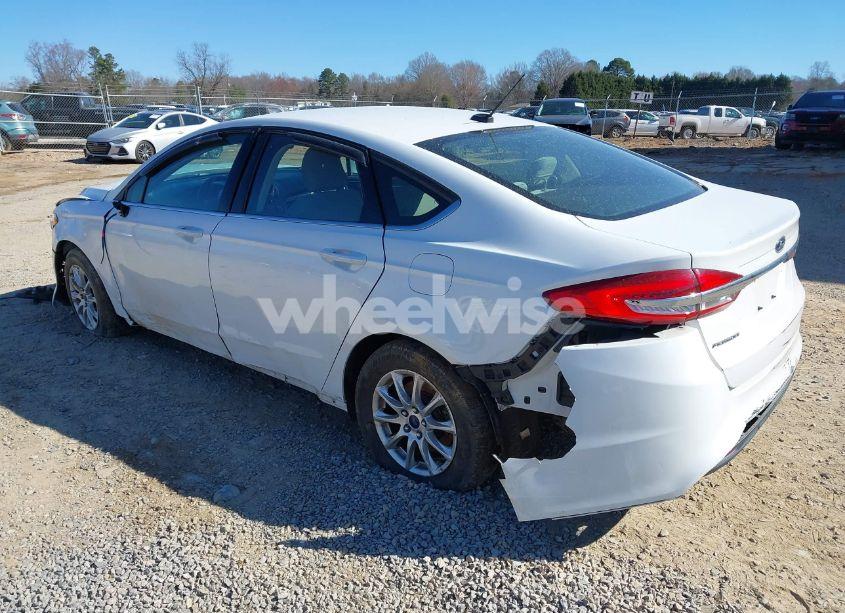Photo 3 of 2017 Ford Fusion S (VIN 3FA6P0G74HR318164)