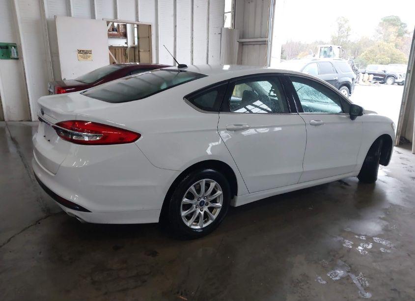 Photo 4 of 2017 Ford Fusion S (VIN 3FA6P0G74HR318911)