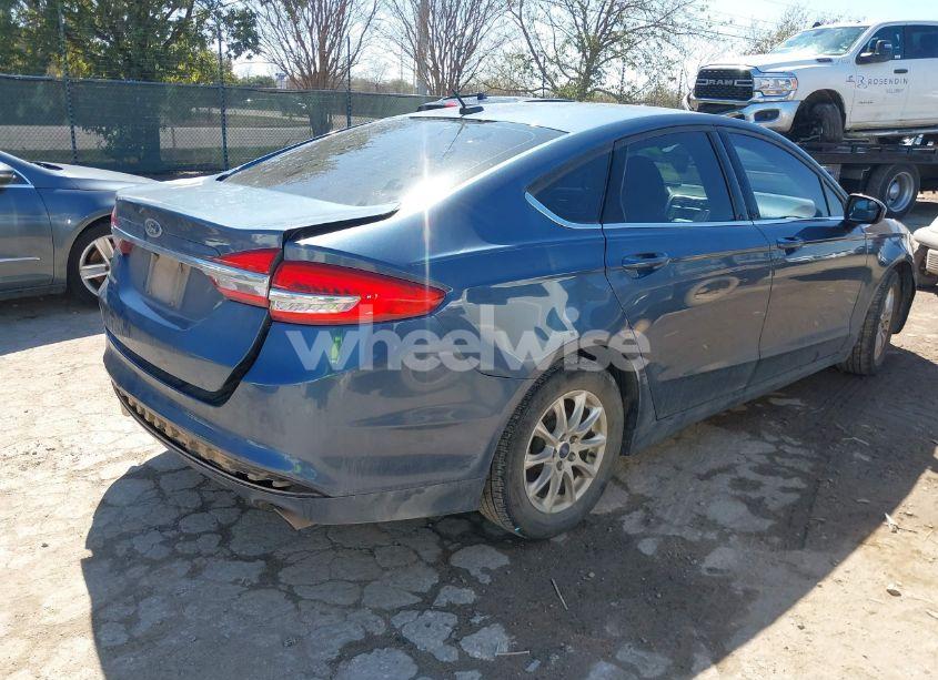 Photo 4 of 2018 Ford Fusion S (VIN 3FA6P0G74JR150077)