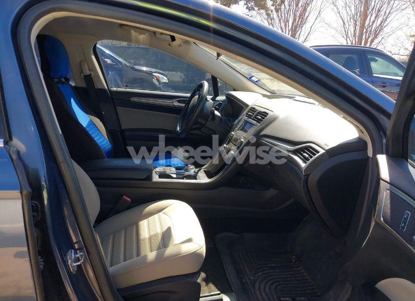 Photo 5 of 2018 Ford Fusion S (VIN 3FA6P0G74JR150077)