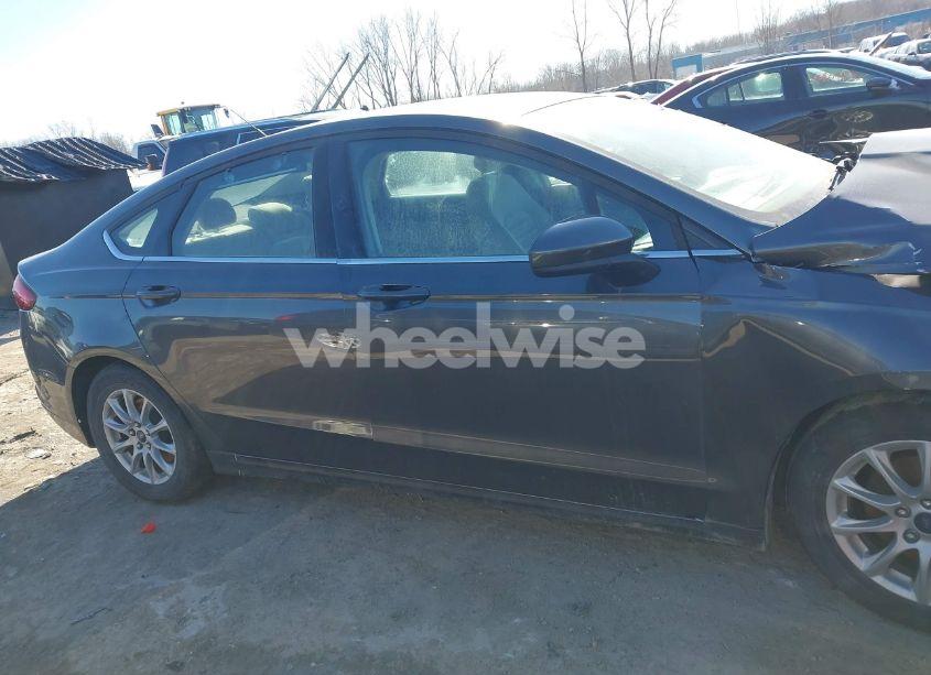 Photo 13 of 2018 Ford Fusion S (VIN 3FA6P0G74JR167042)