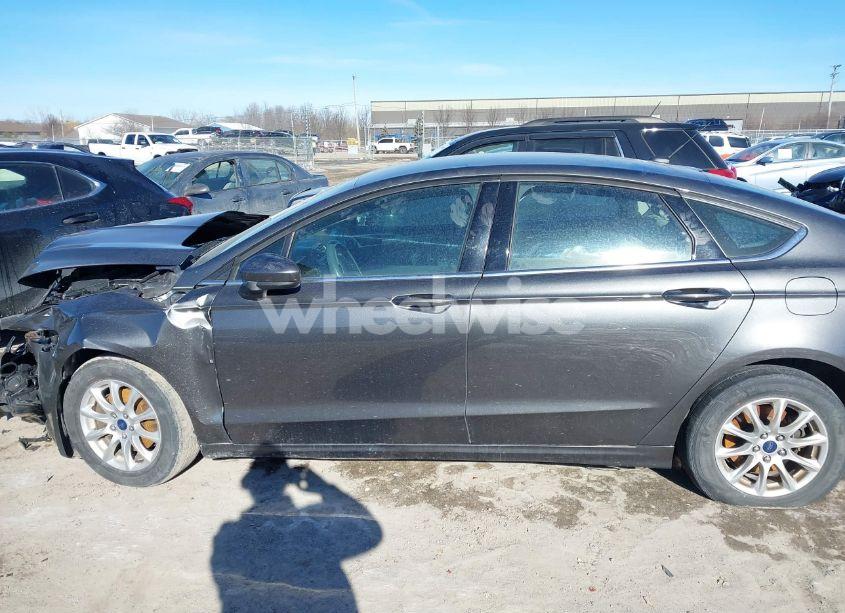 Photo 14 of 2018 Ford Fusion S (VIN 3FA6P0G74JR167042)