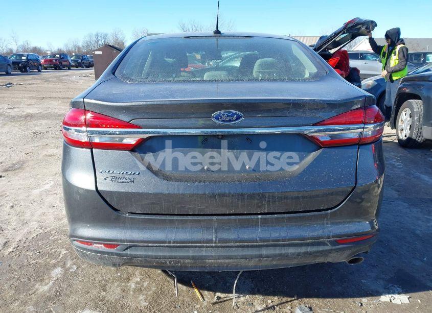 Photo 16 of 2018 Ford Fusion S (VIN 3FA6P0G74JR167042)