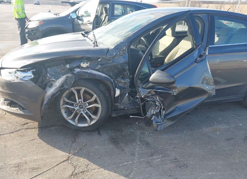 Photo 6 of 2018 Ford Fusion S (VIN 3FA6P0G74JR188814)