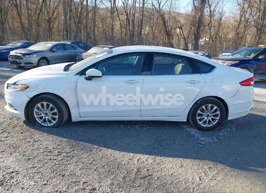 Photo 14 of 2018 Ford Fusion S (VIN 3FA6P0G74JR229779)