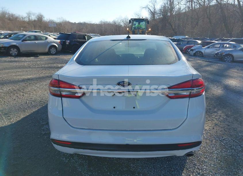 Photo 16 of 2018 Ford Fusion S (VIN 3FA6P0G74JR229779)