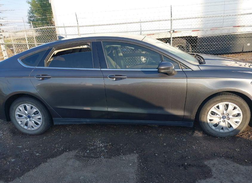 Photo 13 of 2020 Ford Fusion S (VIN 3FA6P0G74LR135520)