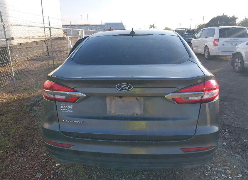 Photo 16 of 2020 Ford Fusion S (VIN 3FA6P0G74LR135520)